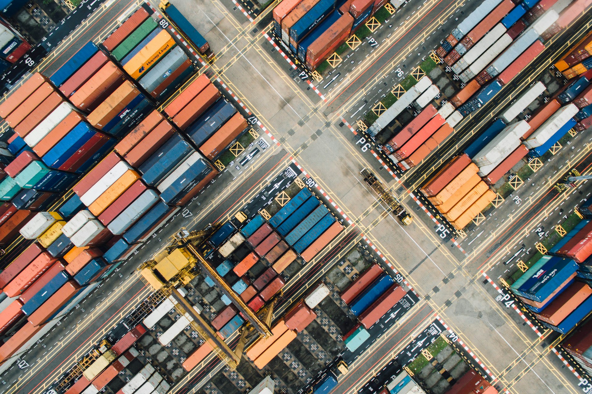 Logistyka międzynarodowa - co to jest i jakie są jej cechy